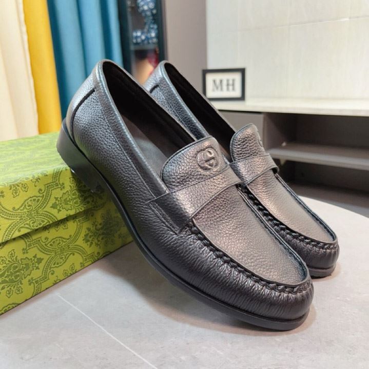 G*u*i leather shoes